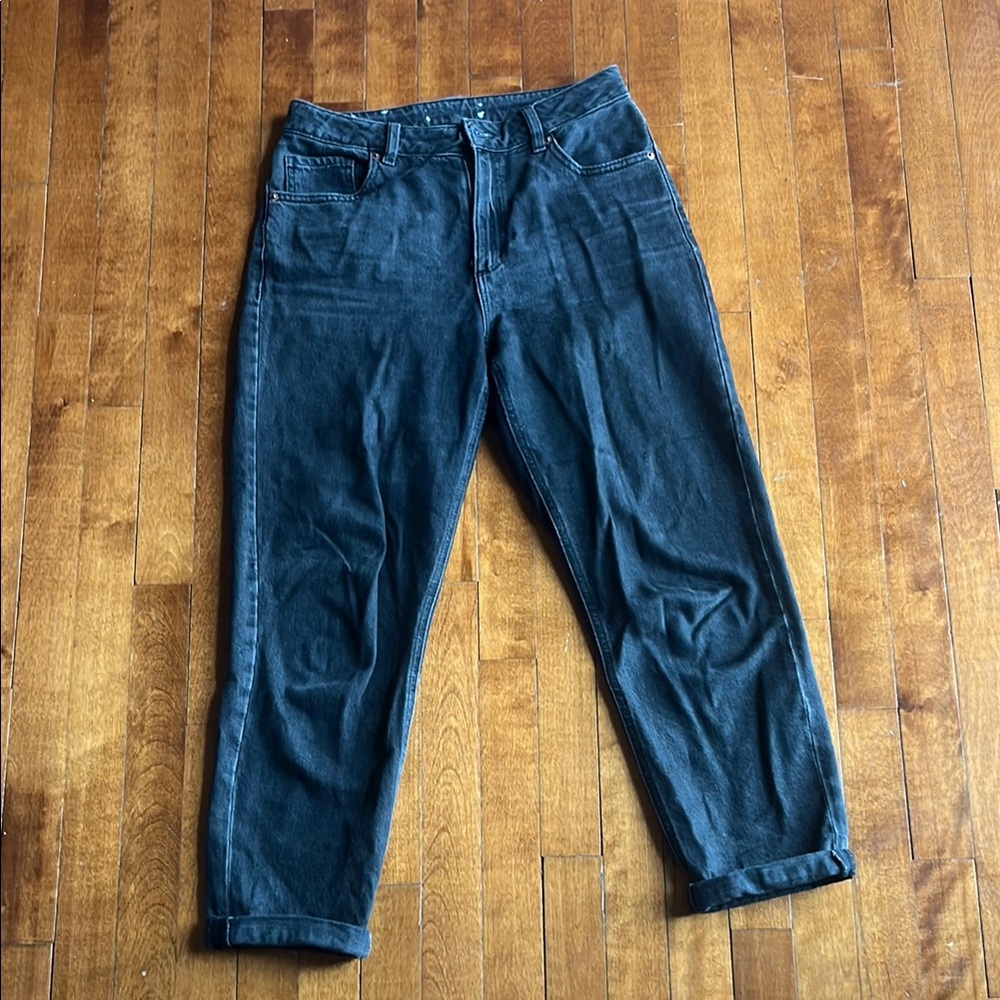 Dynamite Black Relaxed Jeans with Timeless Style